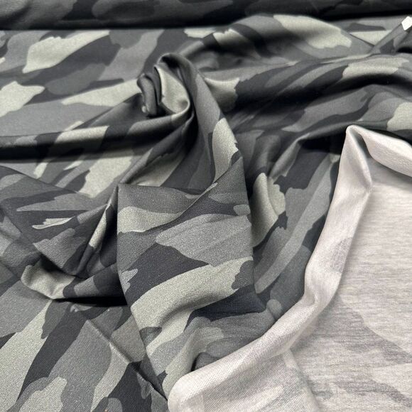 1 Yard Trainers French Terry Knit Camo Print Stretch Fabric Robert Kaufman - Picture 2 of 8